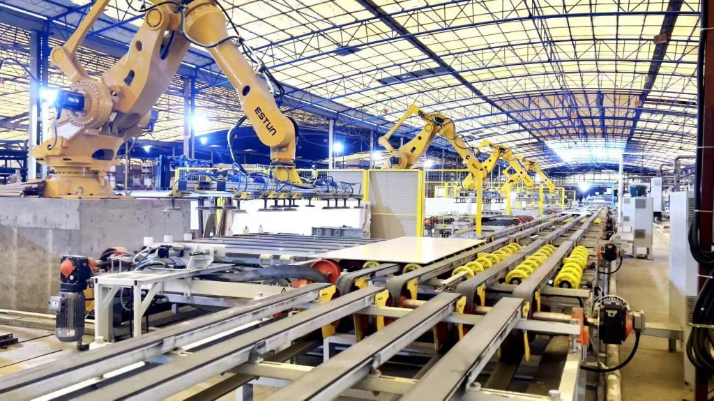 robot hand is packaging sintered stone in the grandeur sintered stone factory